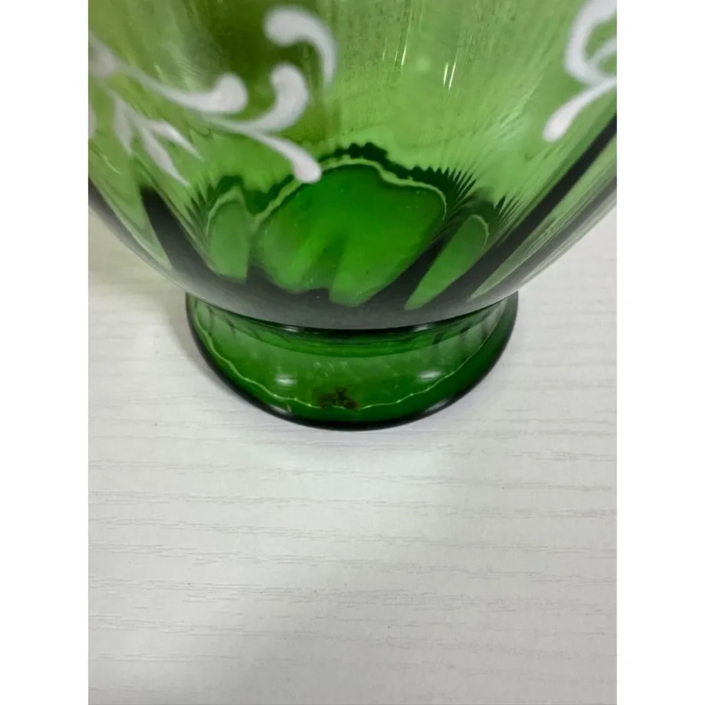 Vintage Green Ribbed Glass Vase Ruffled Rim White Hand Painted Flowers 7